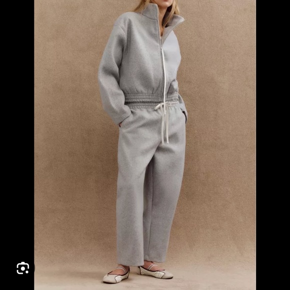 Zara Drawstring Barrel leg sweatsuit - Picture 1 of 16